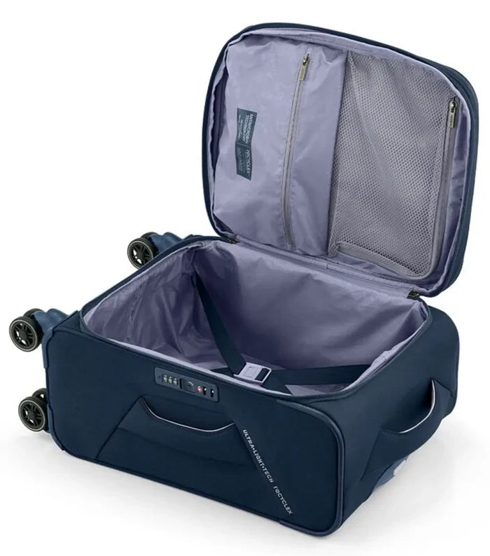 Internal pockets and elastic straps