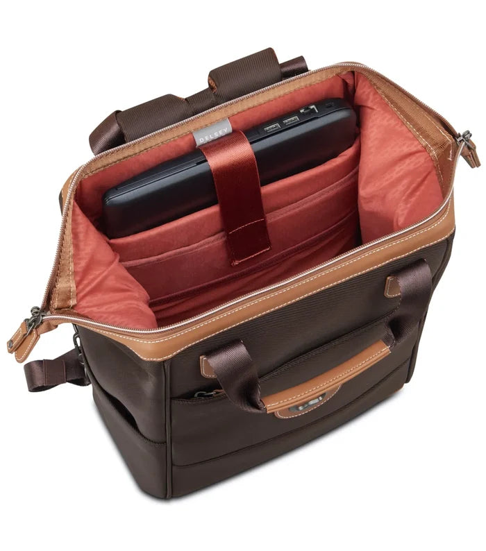 Padded 14" laptop and tablet compartment