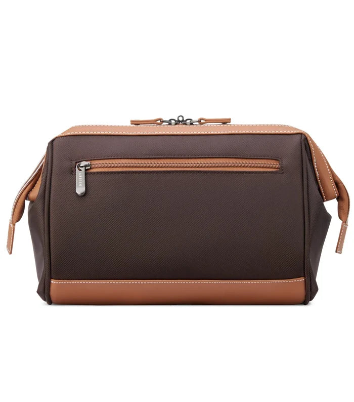 External zipped pocket