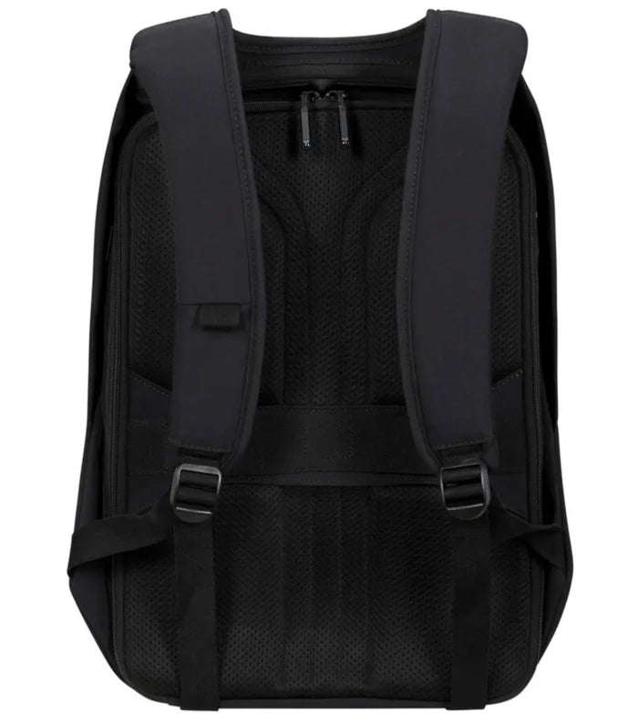 Padded back panel with smart sleeve feature that allows attachment over extendable luggage handles
