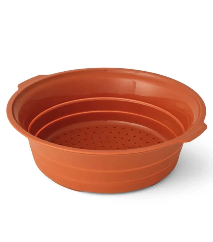 Includes a collapsible silicone rubber colander