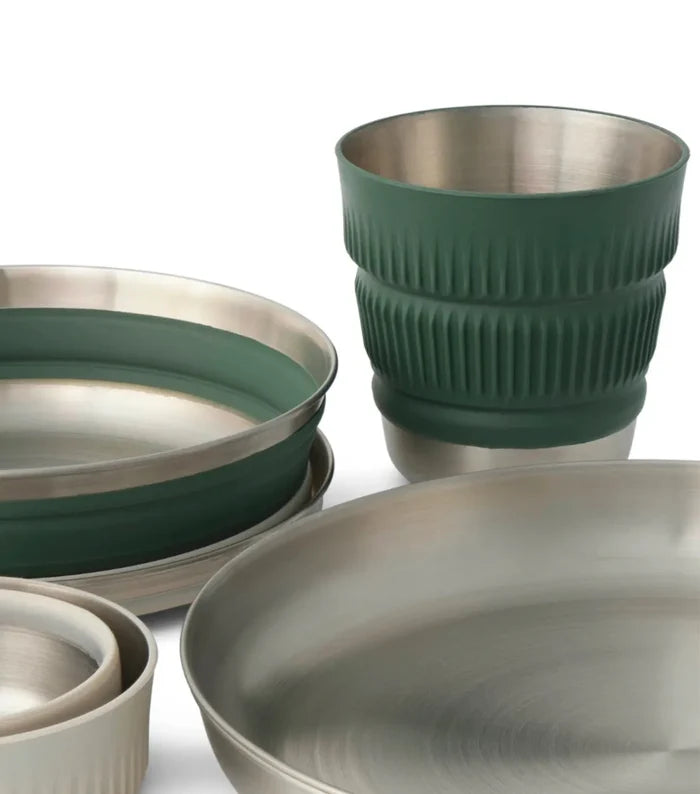 Crafted with EU food-grade silicone rubber and durable stainless steel for the strongest collapsible dinnerware ever