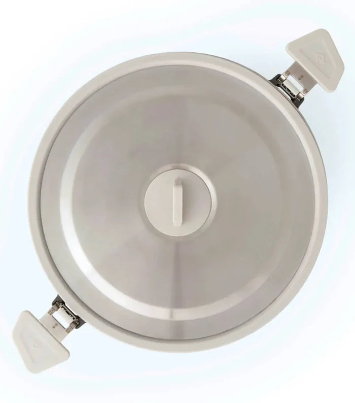 Dual Click-Safe handles allow you to securely hold, carry or pour from the pot, and can be reversed to secure the lid/contents for transport