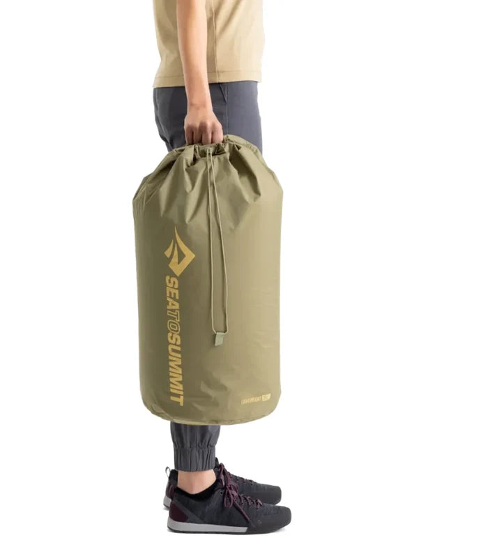 Lightweight, bluesign® APPROVED recycled 70D Nylon fabric with a PFC-free DWR finish