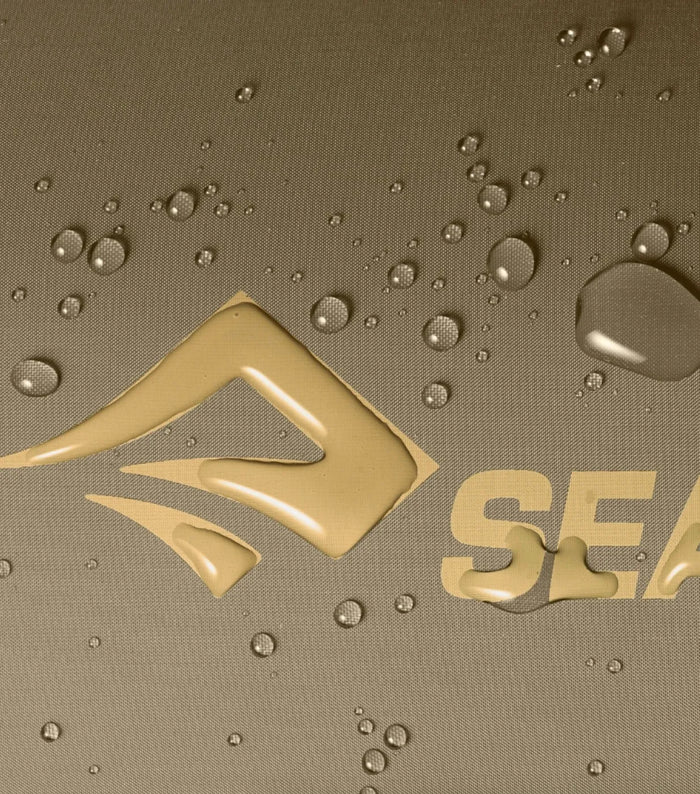 Robust, water resistant  PU-coated 70D recycled nylon body fabric has a 2,000mm hydrostatic head