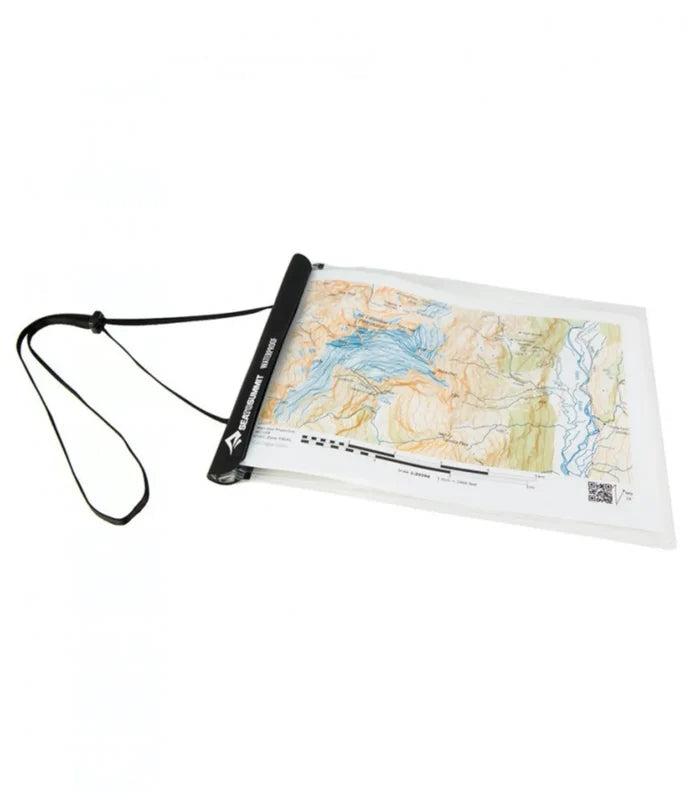 Watertight roll top closure to keep your map protected from the elements