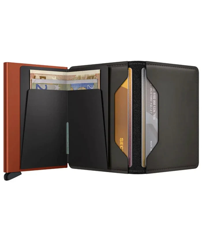 The open exterior is designed extra wide to accommodate cards, banknotes and receipts