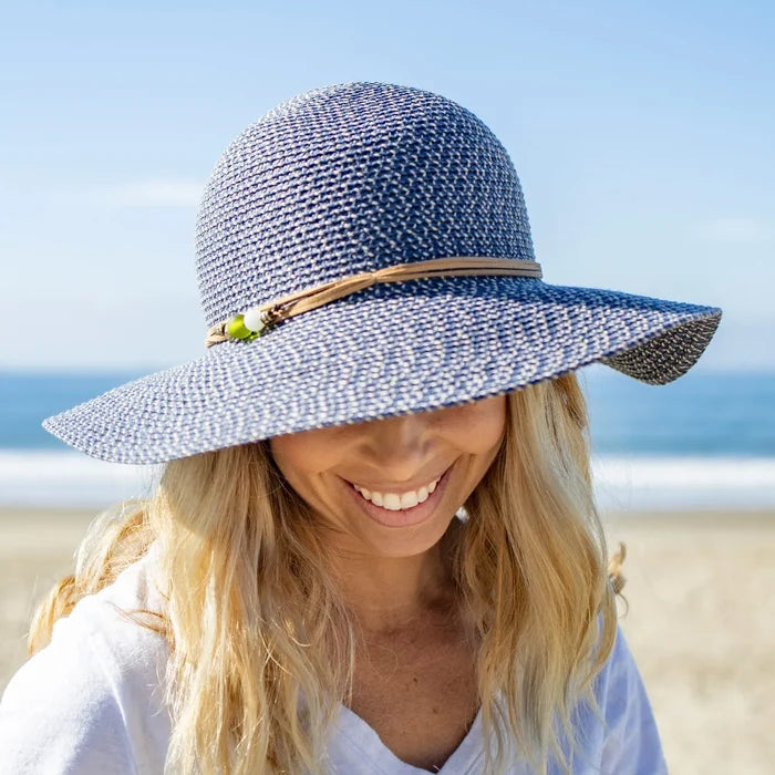 A Sunday Afternoons Sol Seeker Hat being worn outdoors