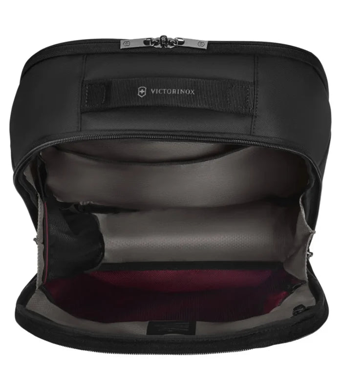 Large main compartment at the front of bag