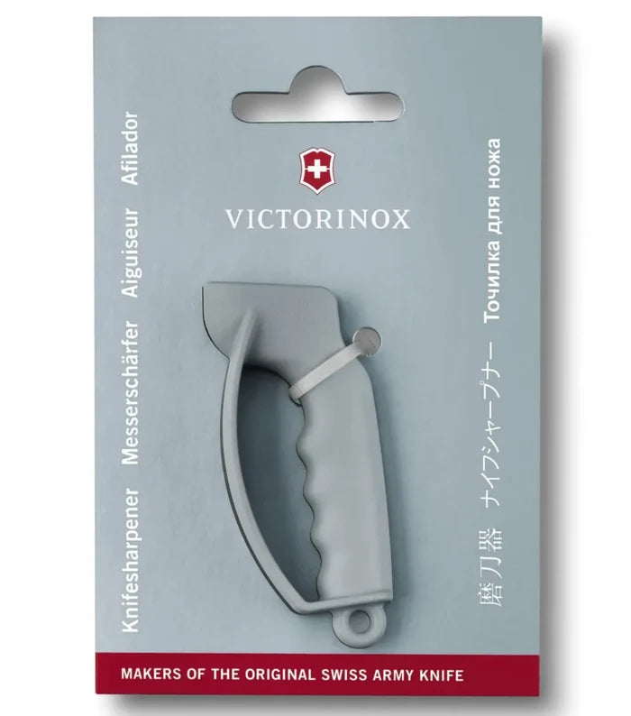 Sharpens smaller-sized straight and wavy edge knives in one step