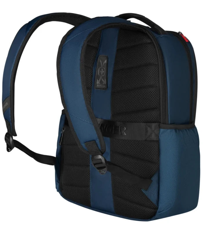 Adjustable, padded shoulder straps for maximum comfort